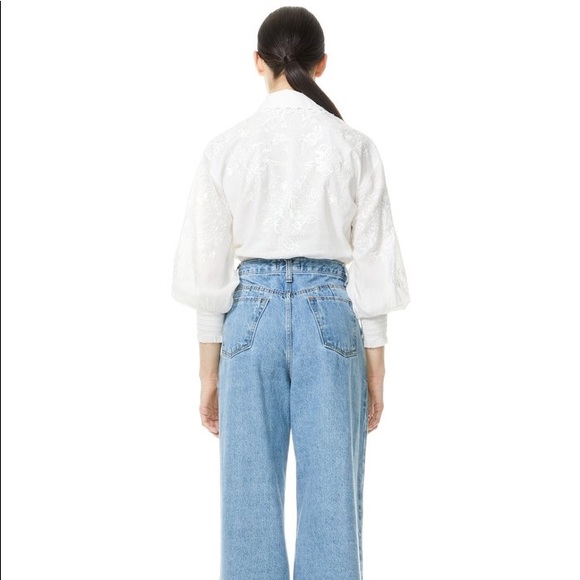 ALICE + OLIVIA Onella Embroidered Button Front Top - Picture 4 of 10